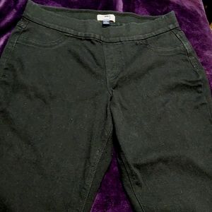 L. E I. MISSY Capris (Size L) Black